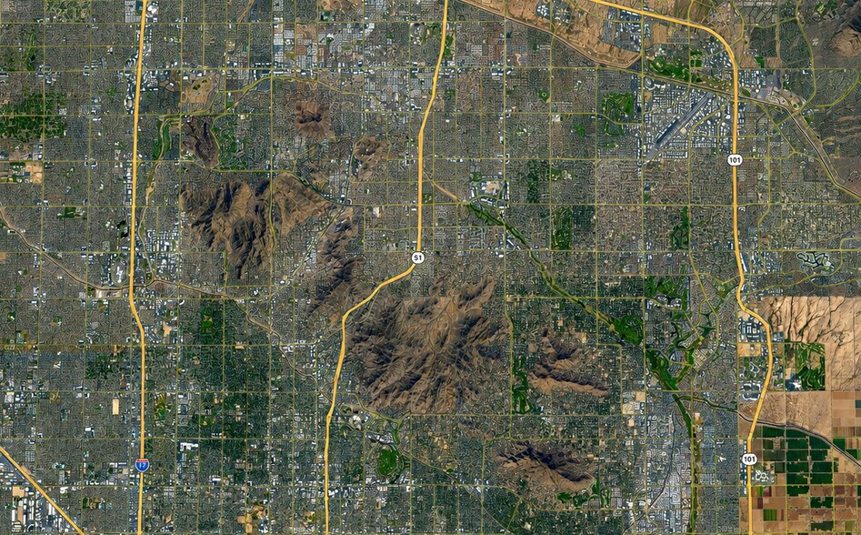 More Photos Of 3030 E Cactus Rd, Phoenix Office For Sale