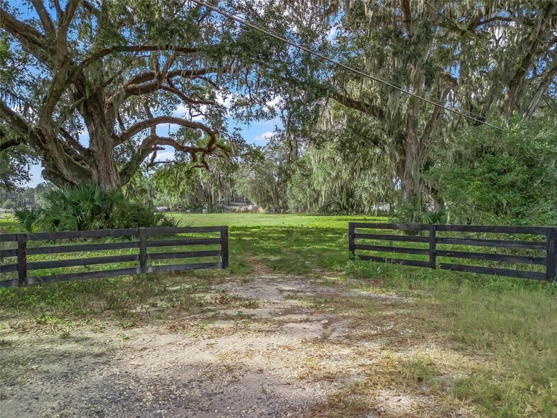 More Photos Of West County Road 476, Bushnell Land For Sale