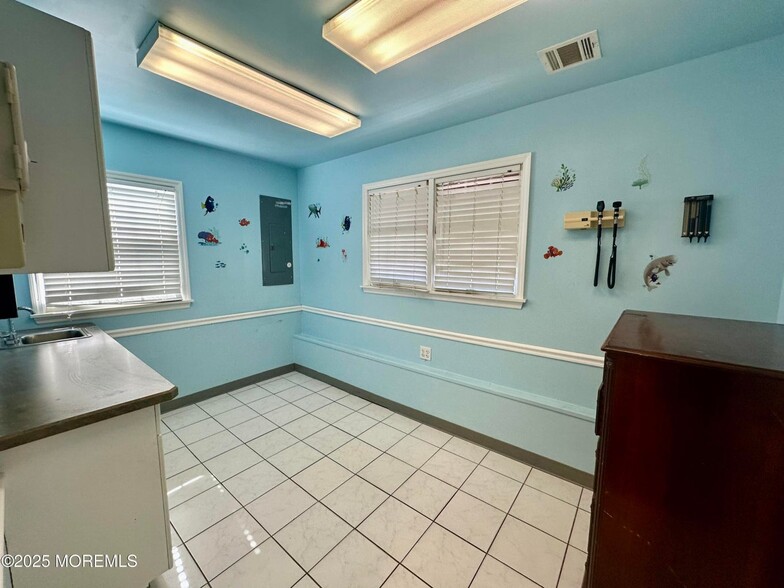 More Photos Of 751 Fischer Blvd, Toms River Medical For Sale