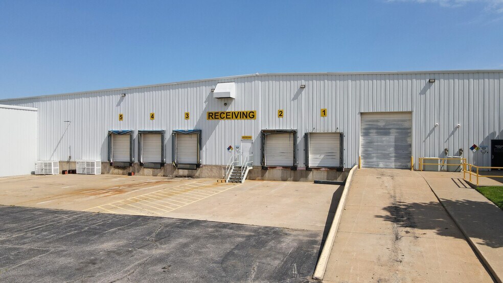More Photos Of 22425 D St, Winfield Warehouse For Sale