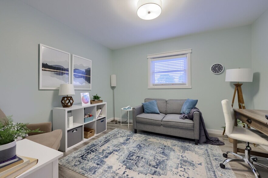 More Photos Of 825 Eden Rd, Lancaster Medical For Sale