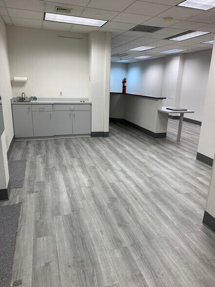 More Photos Of 189 Elm St, Westfield Medical For Lease