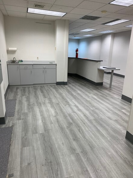 More Photos Of 189 Elm St, Westfield Medical For Lease