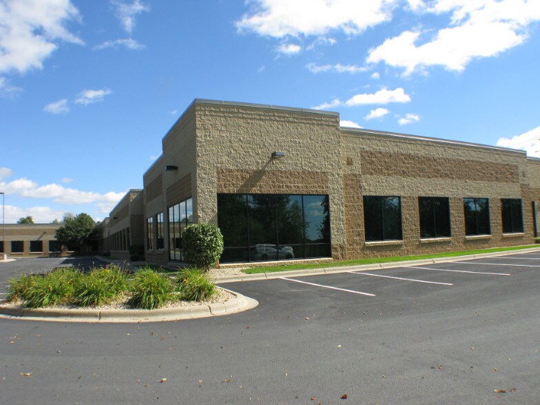 More Photos Of 5705 W Old Shakopee Rd, Bloomington Unknown For Lease