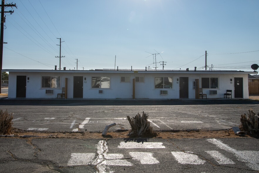 More Photos Of 339 W Church Ave, Ridgecrest Hotel For Sale