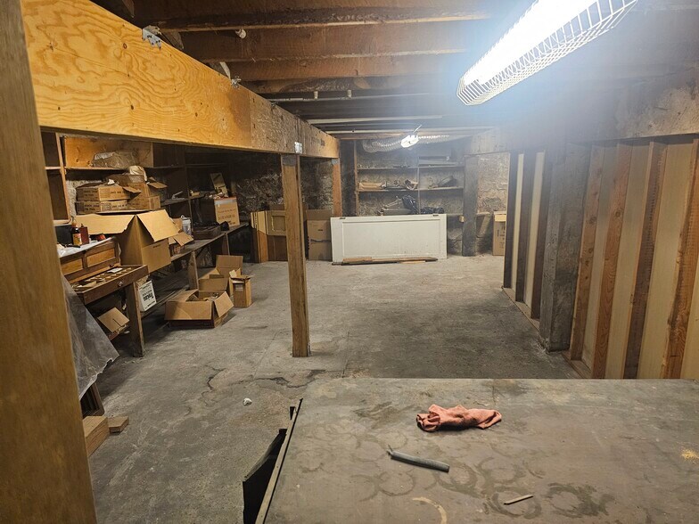 More Photos Of 2 S Main St, Coalville Loft Creative Space For Sale