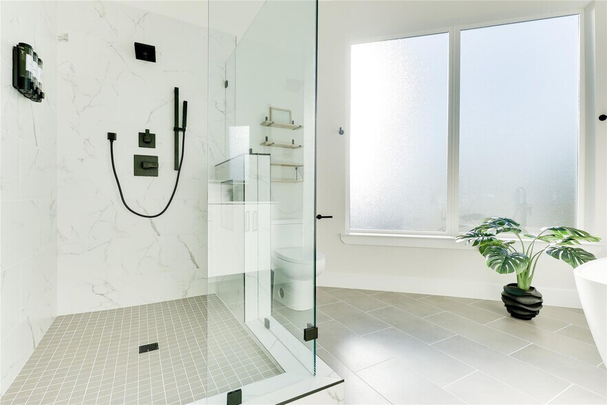 More Photos Of 1512 Seegar St, Dallas Apartments For Sale