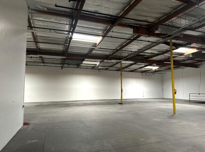 More Photos Of 4231 E Brickell St, Ontario Warehouse For Lease