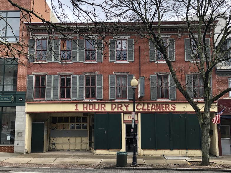 Primary Photo Of 110 S Warren St, Trenton Storefront Retail Residential For Lease