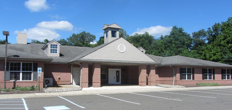 Primary Photo Of 25 Edison Rd, Mahwah Daycare Center For Lease