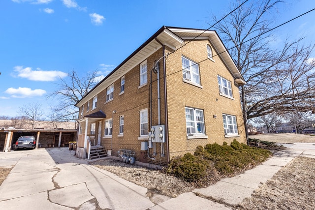 Primary Photo Of 910 4th Ave, Rockford Apartments For Sale