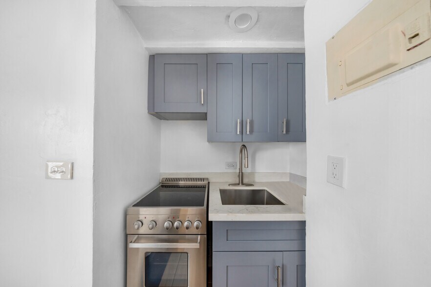 More Photos Of 1035 NW 4th St, Miami Apartments For Sale