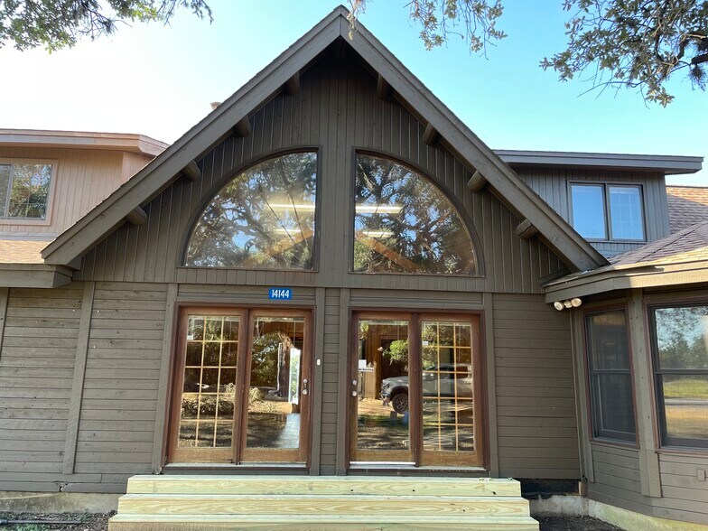More Photos Of 4225 E Highway 290, Dripping Springs Office For Sale