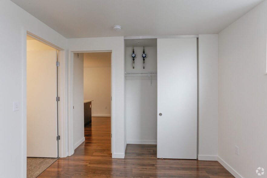 More Photos Of 900 NE 65th St, Seattle Apartments For Lease