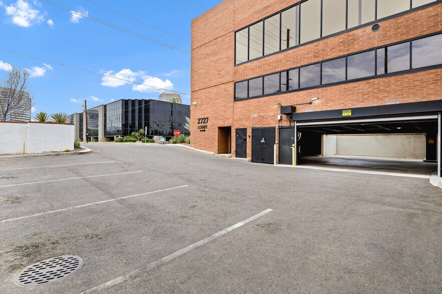 More Photos Of 2727 N 3rd St, Phoenix Office For Sale