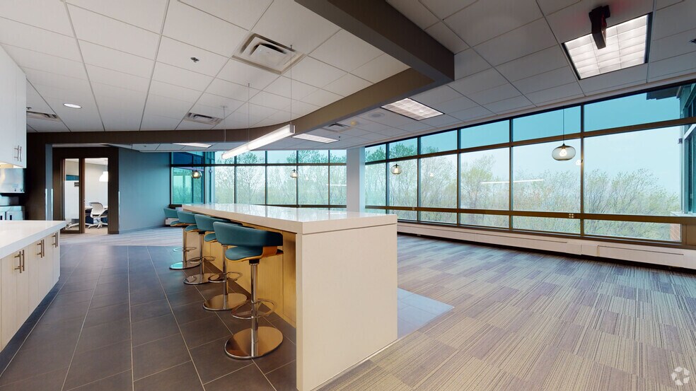 More Photos Of 2655 Eagan Woods Dr, Eagan Office For Lease