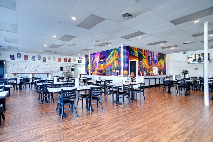 More Photos Of 100 E Irving Blvd, Irving Restaurant For Lease
