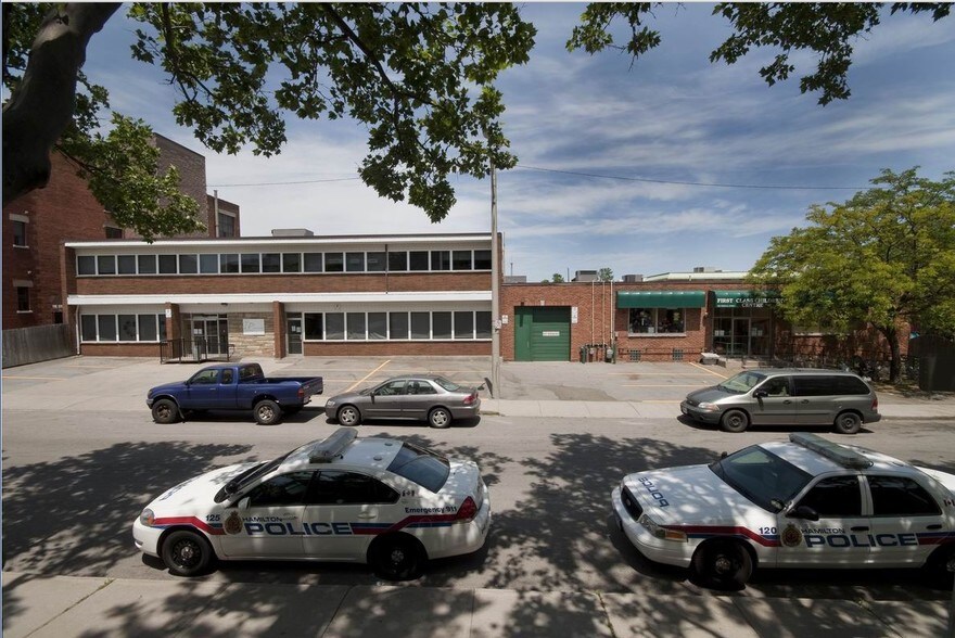 More Photos Of 135 Rebecca St, Hamilton Office For Lease