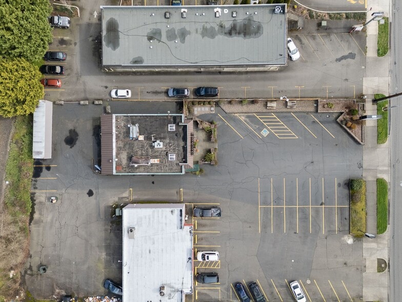 More Photos Of 1304 Ocean Beach Hwy, Longview Storefront Retail Office For Sale