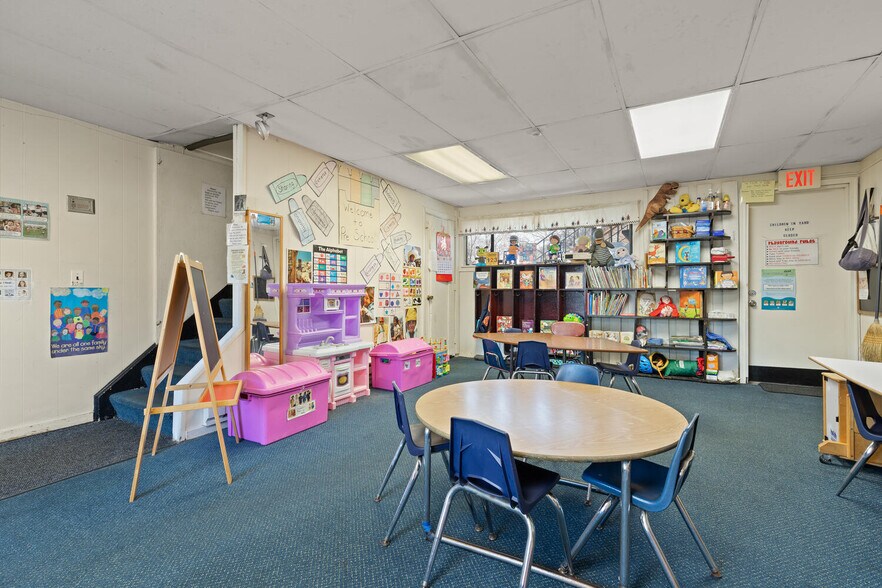 More Photos Of 600 E Ashland St, Brockton Office For Sale