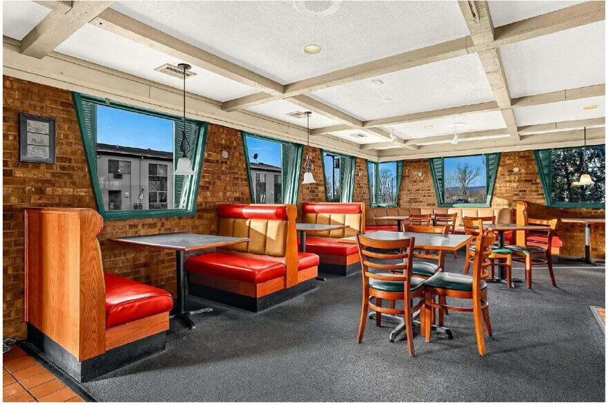 More Photos Of 2212 Rose St, La Crosse Restaurant For Sale