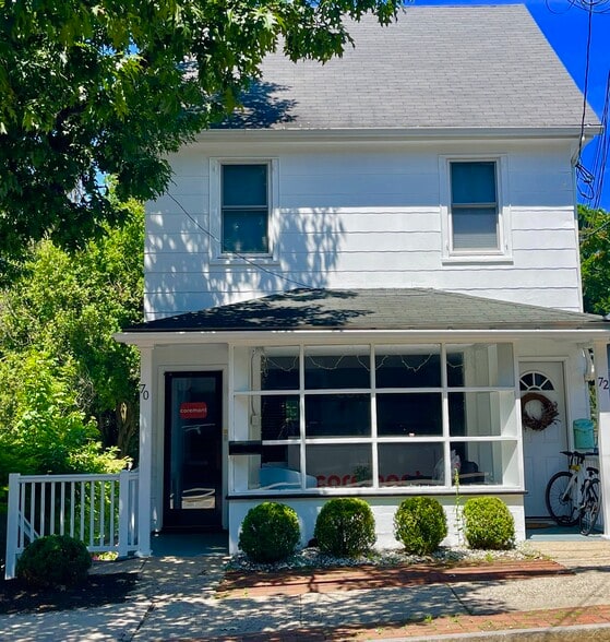 More Photos Of 70 Arch St, Greenwich General Retail For Sale