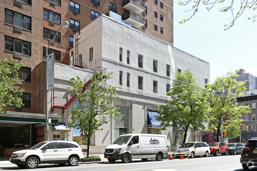 More Photos Of 1513 First Ave, New York Storefront Retail Office For Lease