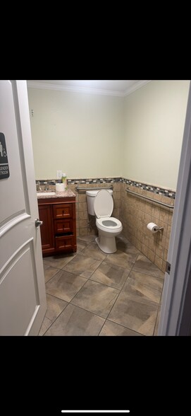 More Photos Of 8939 La Mesa Blvd, La Mesa Medical For Lease