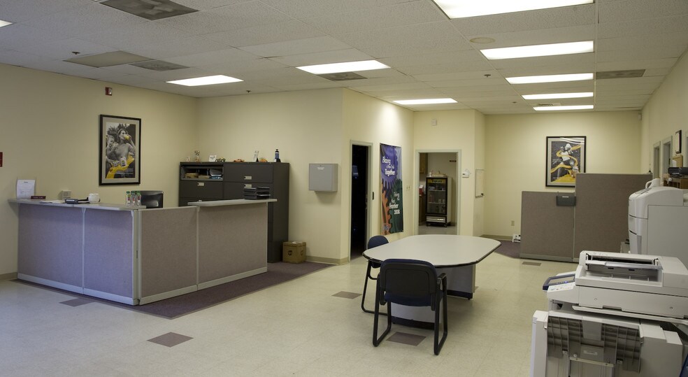 More Photos Of 10 Jewel Dr, Wilmington Warehouse For Lease