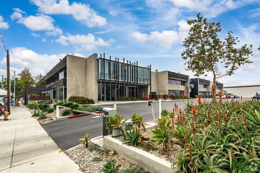 More Photos Of 5340 Alla Rd, Los Angeles Schools For Lease