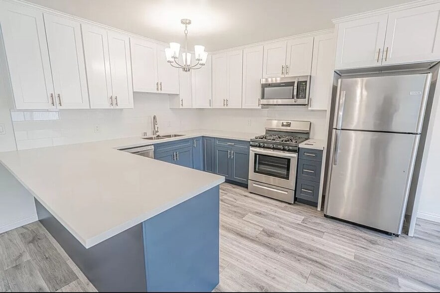 More Photos Of 614 S Myrtle Ave, Inglewood Apartments For Sale