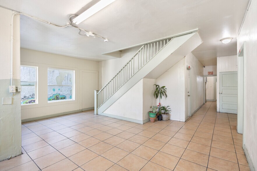 More Photos Of 521 S Union Ave, Los Angeles Apartments For Sale