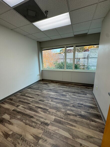 More Photos Of 2400 Corporate Dr, Wexford Medical For Lease