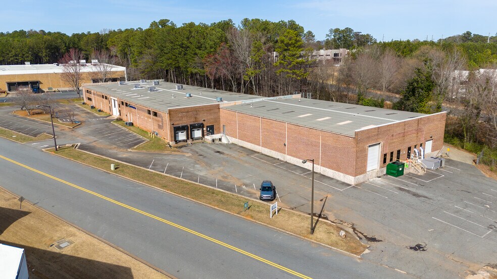 Primary Photo Of 1040 Cobb Industrial Dr, Marietta Manufacturing For Sale