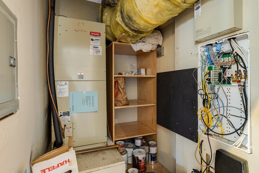 More Photos Of 220 Windsor River Rd, Windsor Apartments For Sale