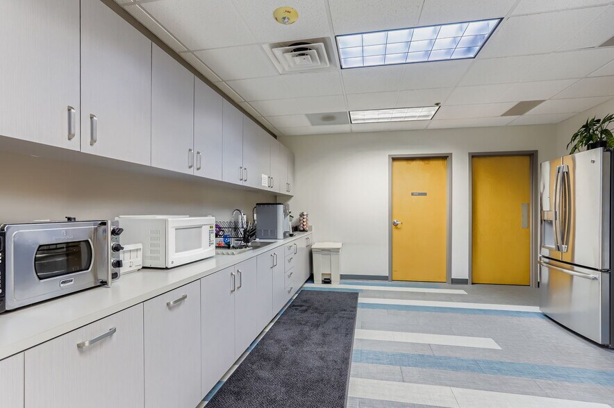 More Photos Of 7420 E Dry Creek Pky, Longmont Office For Lease