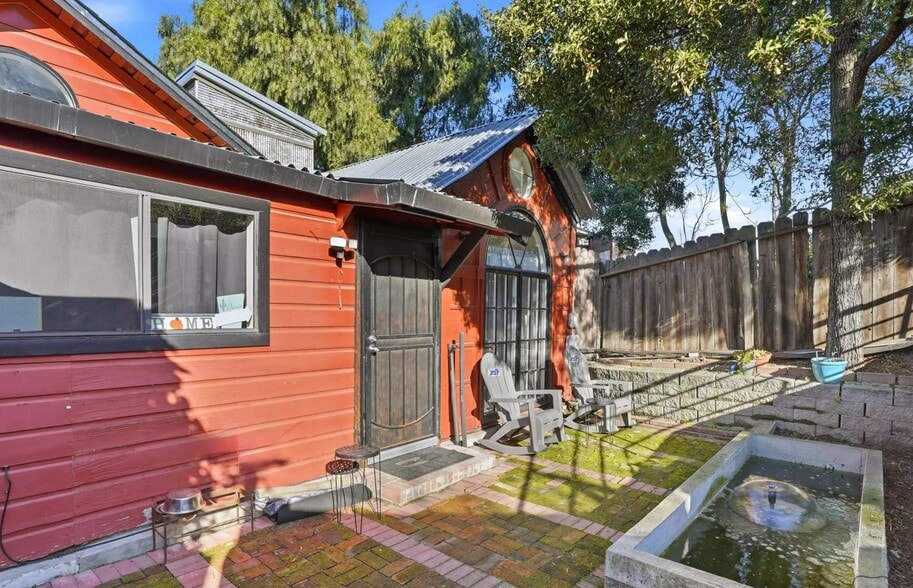 More Photos Of 733 Loring Ave, Crockett Apartments For Sale