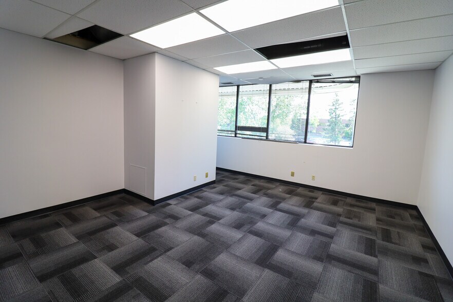 More Photos Of 1530 27th Ave NE, Calgary Light Distribution For Lease