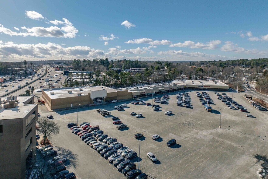 More Photos Of 607-653 Broadway, Saugus Freestanding For Lease