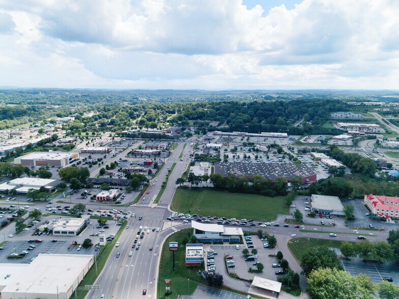 More Photos Of 303 N Peters Rd, Knoxville Land For Sale