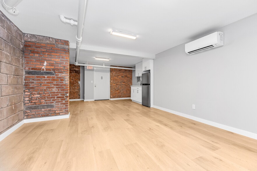 More Photos Of 228 8th Ave, New York Apartments For Lease