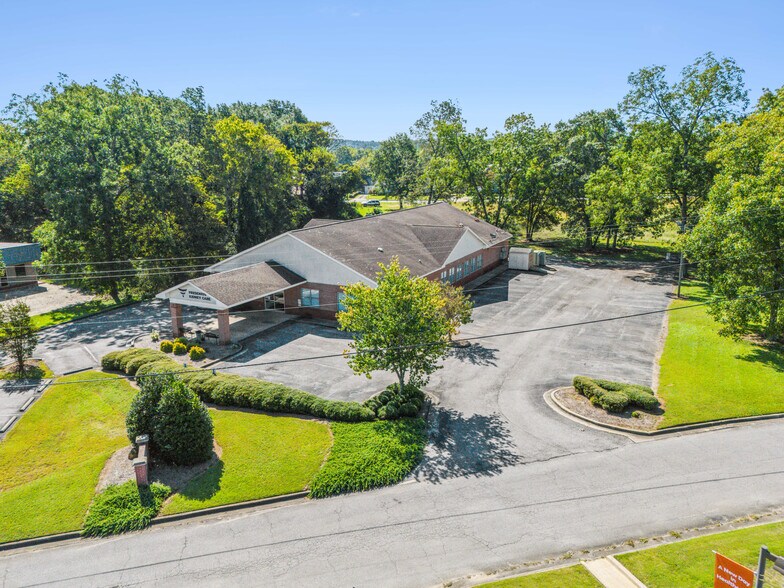 More Photos Of 717 Stone Ave, Talladega Medical For Sale