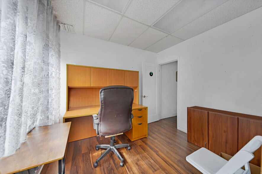 More Photos Of 3401 NW 7th St, Miami Medical For Lease