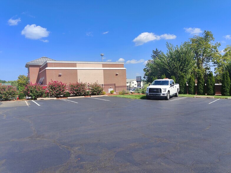 More Photos Of 909 Bustleton Pike, Feasterville Trevose Office For Lease