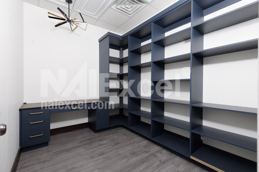 More Photos Of 1316 S 400 E, St George Showroom For Lease