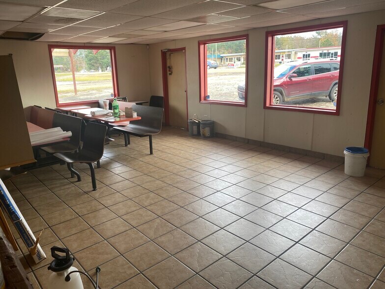 More Photos Of 666 Highway 24, Centreville Fast Food For Sale