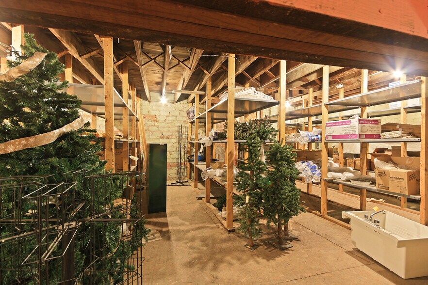 More Photos Of 105 Coal st, Mexico Specialty For Sale