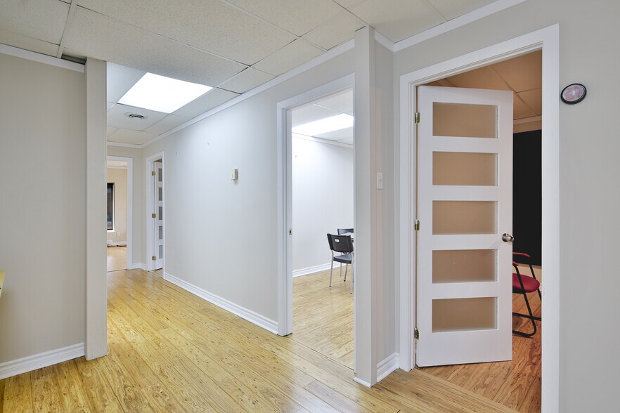 More Photos Of 1100 Rue Hérelle, Longueuil Warehouse For Sale