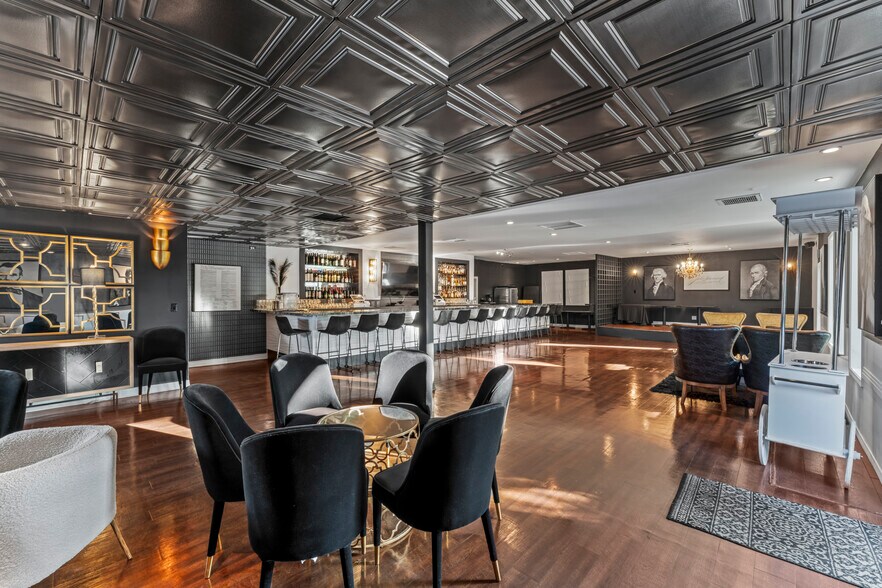 More Photos Of 281 W Main St, Ventura Storefront Retail Residential For Sale