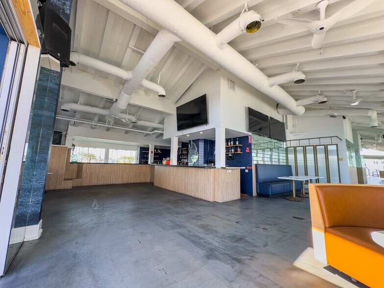 More Photos Of 2406 Newport Blvd, Newport Beach Restaurant For Lease